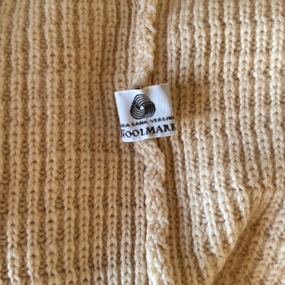 Vintage wool cardigan sweater with gold detailing - Picture 5 of 5